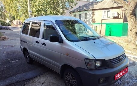 Toyota Lite Ace IV, 2000 год, 550 000 рублей, 5 фотография
