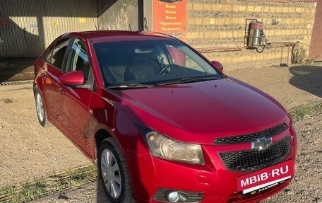 Chevrolet Cruze II, 2010 год, 550 000 рублей, 3 фотография