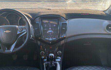 Chevrolet Cruze II, 2010 год, 550 000 рублей, 10 фотография