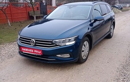 Volkswagen Passat B8 рестайлинг, 2019 год, 1 680 000 рублей, 18 фотография
