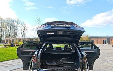 Lexus RX IV рестайлинг, 2018 год, 3 999 999 рублей, 12 фотография