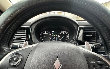 Mitsubishi Outlander III рестайлинг 3, 2013 год, 1 570 000 рублей, 8 фотография