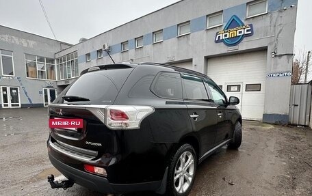 Mitsubishi Outlander III рестайлинг 3, 2013 год, 1 570 000 рублей, 4 фотография