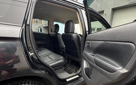 Mitsubishi Outlander III рестайлинг 3, 2013 год, 1 570 000 рублей, 10 фотография