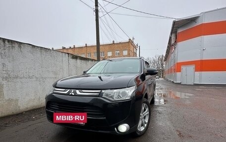 Mitsubishi Outlander III рестайлинг 3, 2013 год, 1 570 000 рублей, 15 фотография