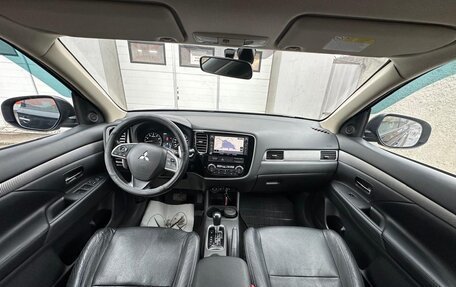 Mitsubishi Outlander III рестайлинг 3, 2013 год, 1 570 000 рублей, 22 фотография