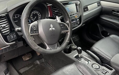 Mitsubishi Outlander III рестайлинг 3, 2013 год, 1 570 000 рублей, 29 фотография