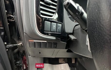 Mitsubishi Outlander III рестайлинг 3, 2013 год, 1 570 000 рублей, 19 фотография