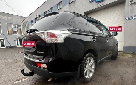 Mitsubishi Outlander III рестайлинг 3, 2013 год, 1 570 000 рублей, 21 фотография