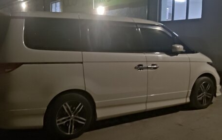 Honda Elysion I, 2012 год, 900 000 рублей, 9 фотография