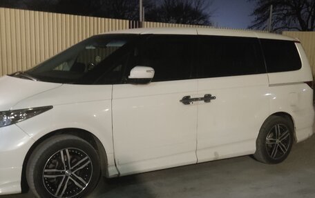 Honda Elysion I, 2012 год, 900 000 рублей, 7 фотография