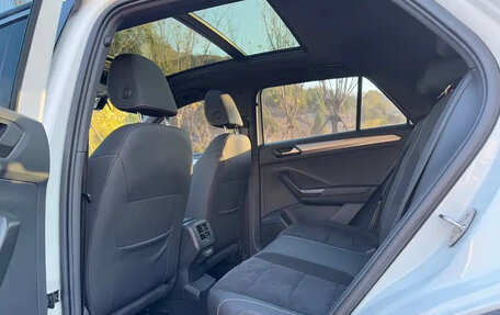 Volkswagen T-Roc I, 2022 год, 1 690 099 рублей, 13 фотография