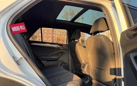 Volkswagen T-Roc I, 2022 год, 1 690 099 рублей, 22 фотография