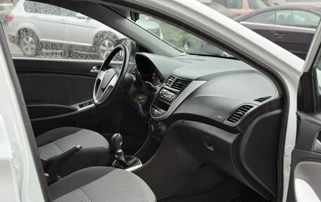 Hyundai Solaris II рестайлинг, 2012 год, 990 000 рублей, 12 фотография