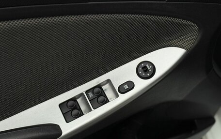 Hyundai Solaris II рестайлинг, 2012 год, 990 000 рублей, 18 фотография