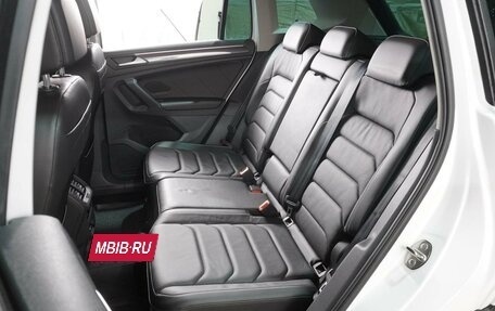 Volkswagen Tiguan II, 2021 год, 3 819 000 рублей, 9 фотография