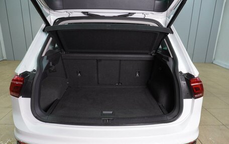 Volkswagen Tiguan II, 2021 год, 3 819 000 рублей, 29 фотография