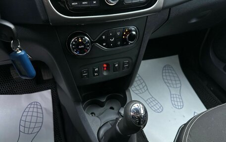 Renault Sandero II рестайлинг, 2018 год, 1 069 000 рублей, 23 фотография