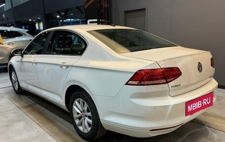 Volkswagen Passat B8 рестайлинг, 2019 год, 2 079 000 рублей, 4 фотография