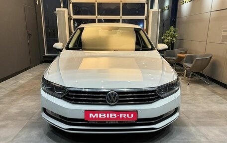 Volkswagen Passat B8 рестайлинг, 2019 год, 2 079 000 рублей, 2 фотография