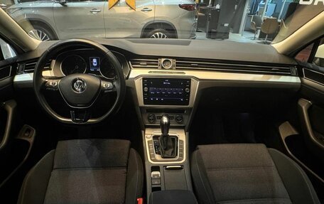 Volkswagen Passat B8 рестайлинг, 2019 год, 2 079 000 рублей, 10 фотография