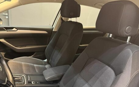 Volkswagen Passat B8 рестайлинг, 2019 год, 2 079 000 рублей, 13 фотография