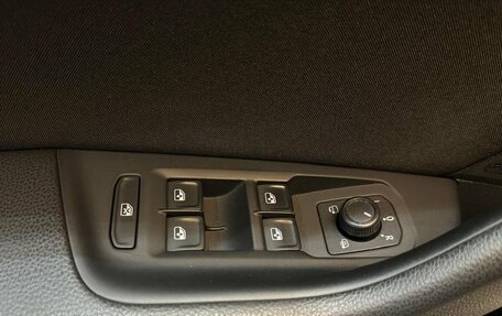 Volkswagen Passat B8 рестайлинг, 2019 год, 2 079 000 рублей, 18 фотография