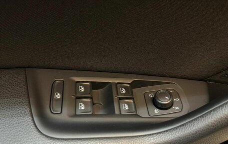 Volkswagen Passat B8 рестайлинг, 2019 год, 2 079 000 рублей, 29 фотография