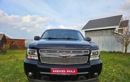 Chevrolet Tahoe III, 2011 год, 2 200 000 рублей, 1 фотография