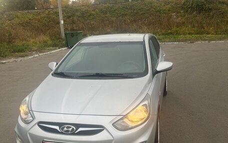 Hyundai Solaris II рестайлинг, 2012 год, 790 000 рублей, 1 фотография