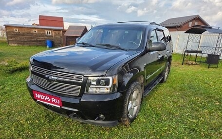 Chevrolet Tahoe III, 2011 год, 2 200 000 рублей, 2 фотография