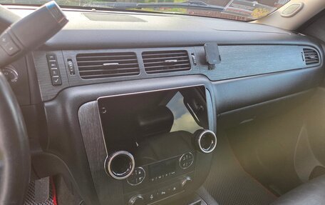 Chevrolet Tahoe III, 2011 год, 2 200 000 рублей, 16 фотография