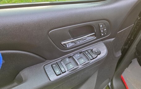 Chevrolet Tahoe III, 2011 год, 2 200 000 рублей, 15 фотография