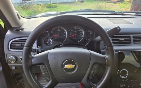 Chevrolet Tahoe III, 2011 год, 2 200 000 рублей, 21 фотография