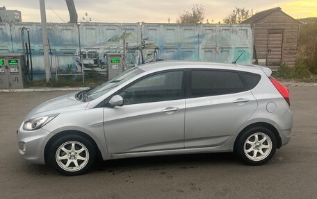 Hyundai Solaris II рестайлинг, 2012 год, 790 000 рублей, 2 фотография