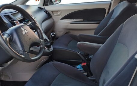 Mitsubishi Grandis, 2008 год, 850 000 рублей, 9 фотография