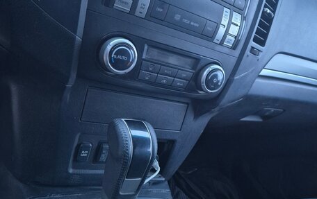 Mitsubishi Pajero IV, 2011 год, 2 100 000 рублей, 10 фотография