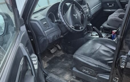Mitsubishi Pajero IV, 2011 год, 2 100 000 рублей, 13 фотография