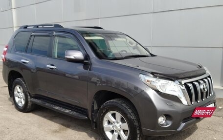 Toyota Land Cruiser Prado 150 рестайлинг 2, 2017 год, 4 700 000 рублей, 3 фотография
