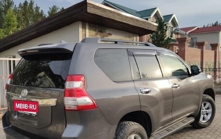 Toyota Land Cruiser Prado 150 рестайлинг 2, 2017 год, 4 700 000 рублей, 6 фотография