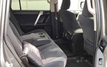 Toyota Land Cruiser Prado 150 рестайлинг 2, 2017 год, 4 700 000 рублей, 10 фотография