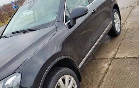 Volkswagen Touareg III, 2013 год, 2 400 000 рублей, 2 фотография