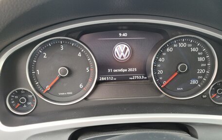 Volkswagen Touareg III, 2013 год, 2 400 000 рублей, 24 фотография