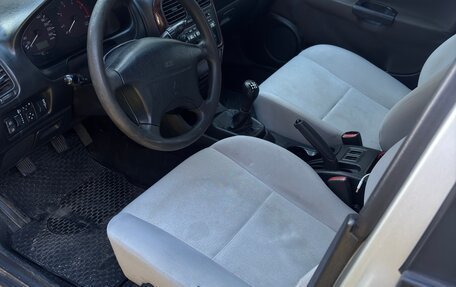 Mitsubishi Carisma I, 2001 год, 280 000 рублей, 4 фотография