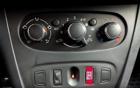 Renault Sandero II рестайлинг, 2015 год, 1 080 000 рублей, 26 фотография