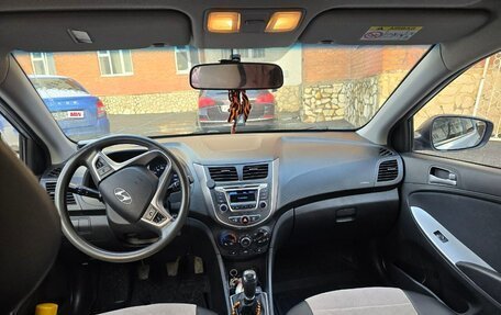 Hyundai Solaris II рестайлинг, 2014 год, 830 000 рублей, 2 фотография