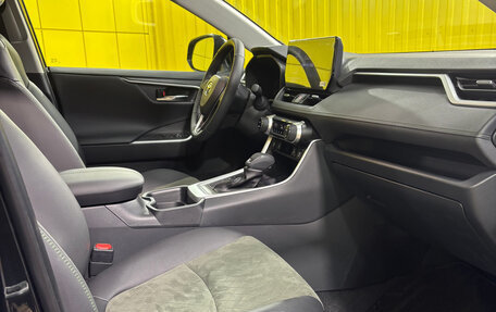 Toyota RAV4, 2025 год, 4 200 000 рублей, 8 фотография