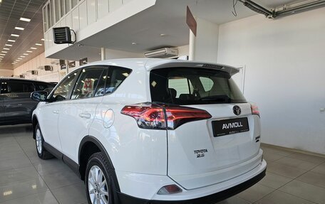 Toyota RAV4, 2015 год, 2 385 000 рублей, 7 фотография