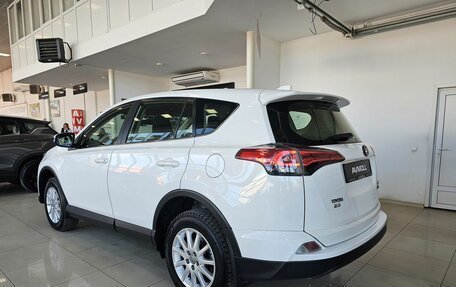 Toyota RAV4, 2015 год, 2 385 000 рублей, 6 фотография