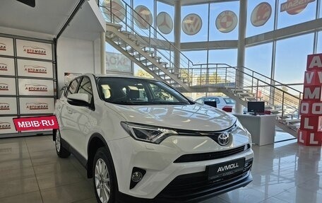 Toyota RAV4, 2015 год, 2 385 000 рублей, 4 фотография